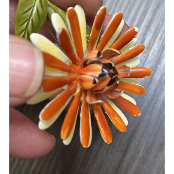 Vintage Flower Enamel Calendula Oversized Brooch Pin Bouquet Orange Figural - Picture 6 of 8